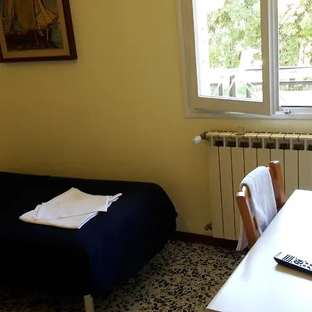 Bed & Breakfast Elias Bed & Breakfast 2*